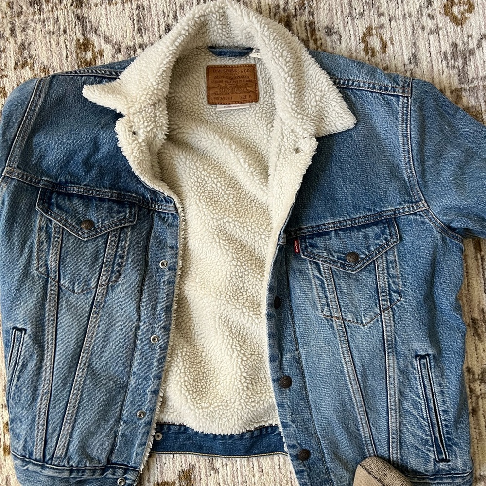 Levi truckers jacket. Mint condition.